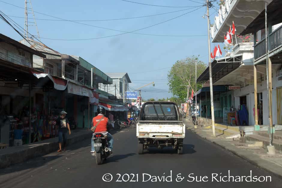 Description: The main street in Larantuka