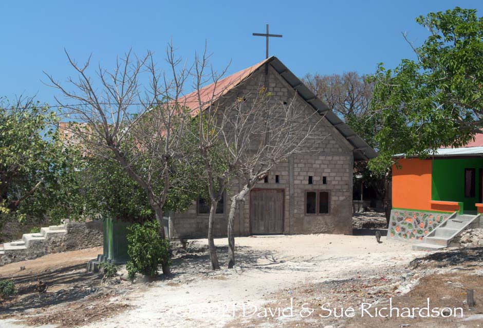 Description: A Protestant church in Ledeunu 