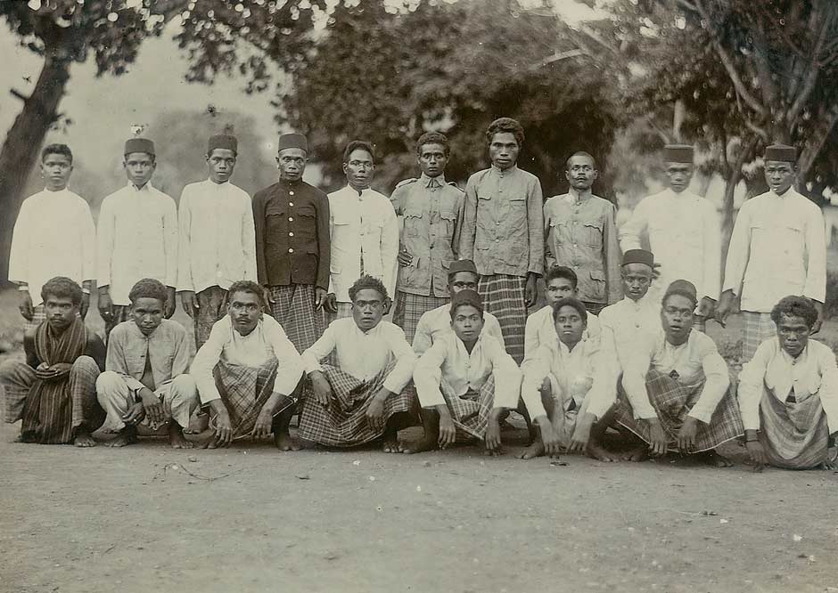 Description: Local people at Kalabahi in about 1925
