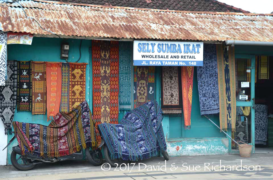Description: Cheap synthetically-dyed halenda on sale in Bali
