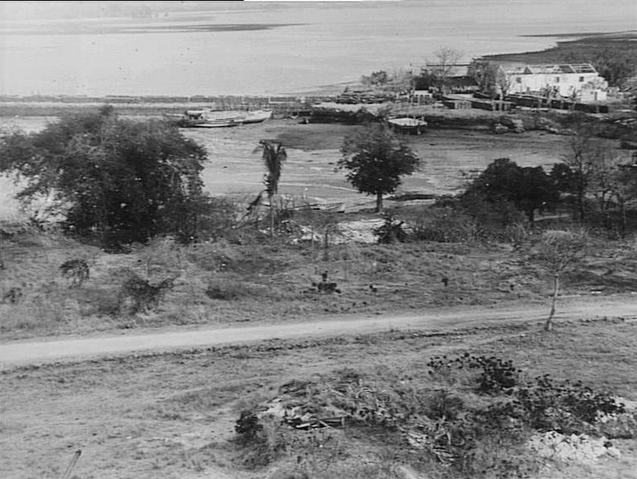 Description: The port and harbour of Waingapu 1945