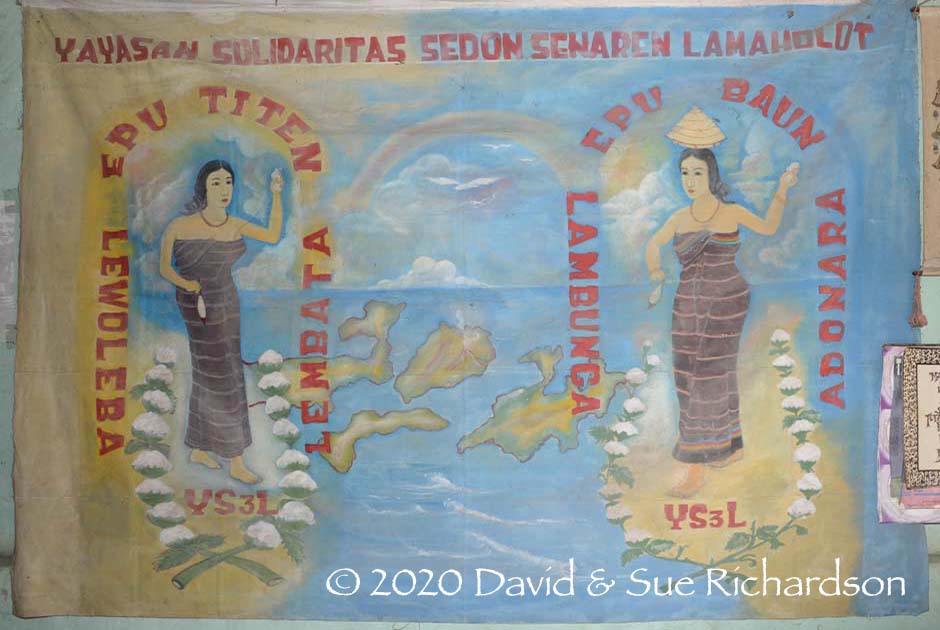 Description: A banner showing the unity of Lamaholot weavers