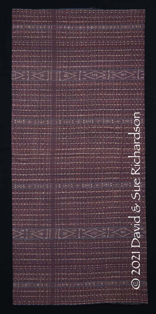 Description: An antique kewatek méa