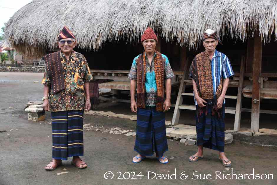 Description: The three mosa laki of Sa'o Ria