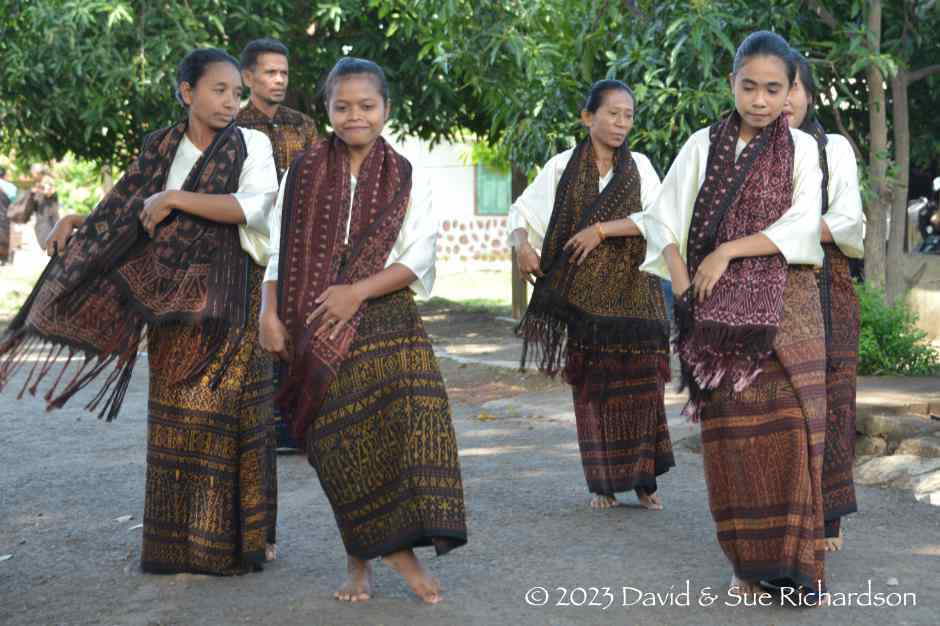 Description: Weavers performing a welcome dance in Nggela