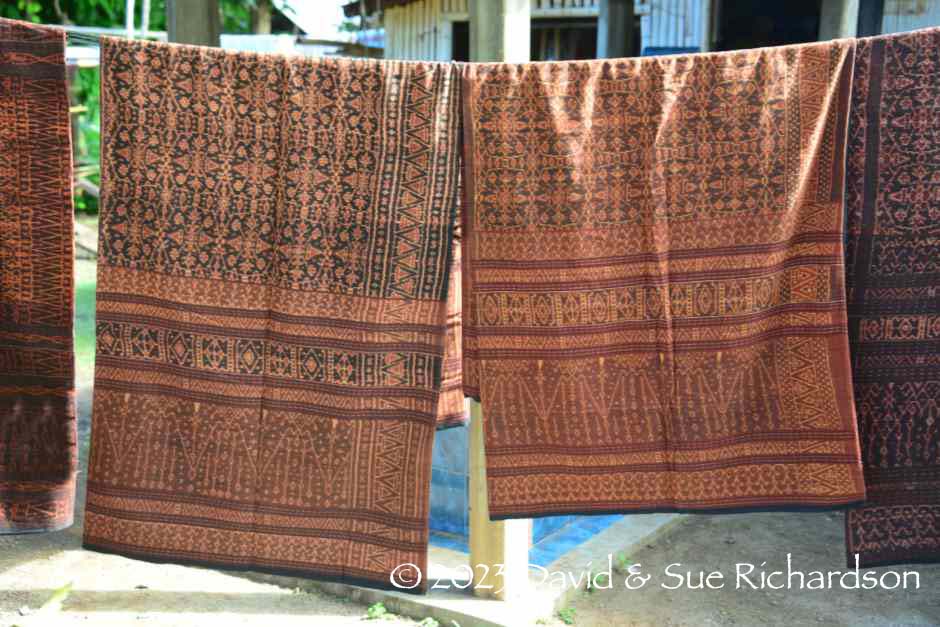 Description: A pair of lawo luka sémba on display in Nggela