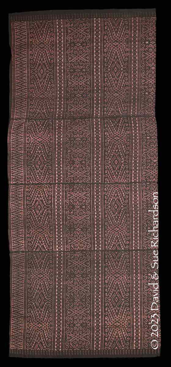 Description: A modern lawo kubi woven by Mama Tena in Wato Rajo