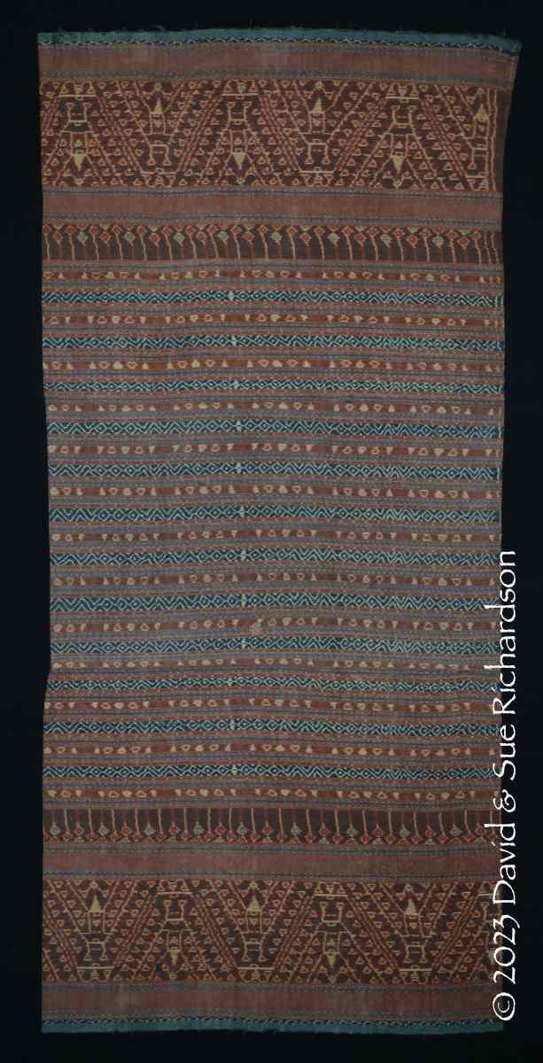 Description: A fine lawo kéli mara woven in about 1960